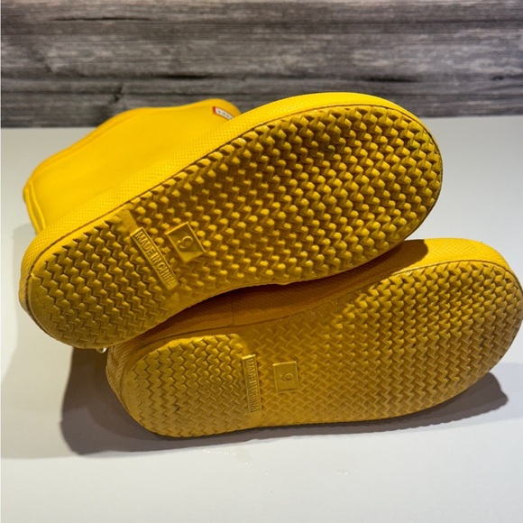 Hunter Yellow Rain Boot, Size 10 - Picture 5 of 6